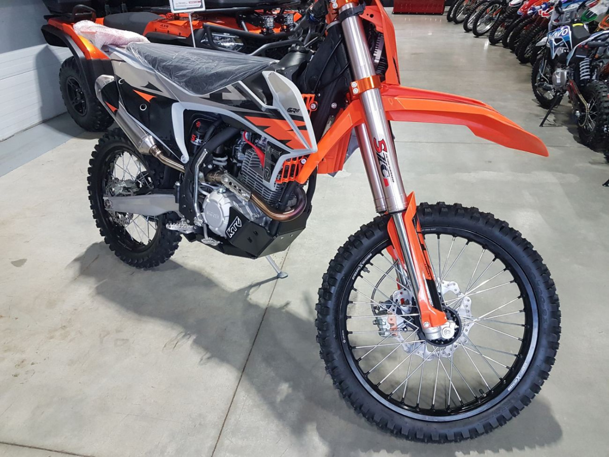 GR8 F300A-M (ZS 172FMM) 2022 1